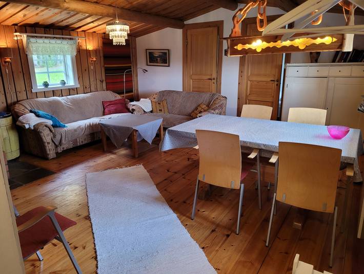 Schnuckliges Ferienhaus mit Seeblick und Wlan in Jämtland