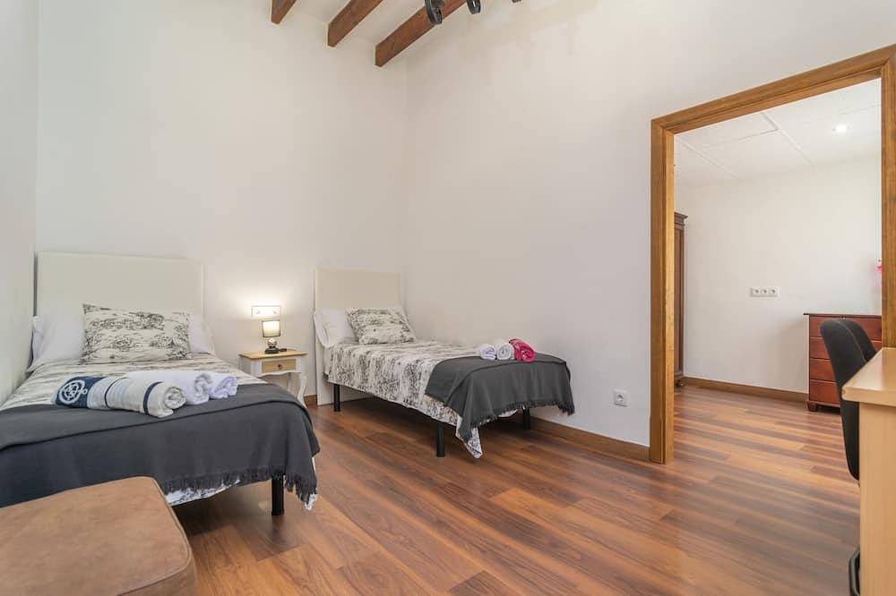 Cas Padri Pep - Charming town house with private above ground pool. Free Wifi. in Ariany, Majorca Center