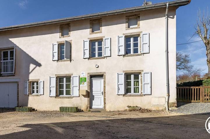 Location de vacances pour 8 personnes, avec jardin, animaux acceptés dans Doranges