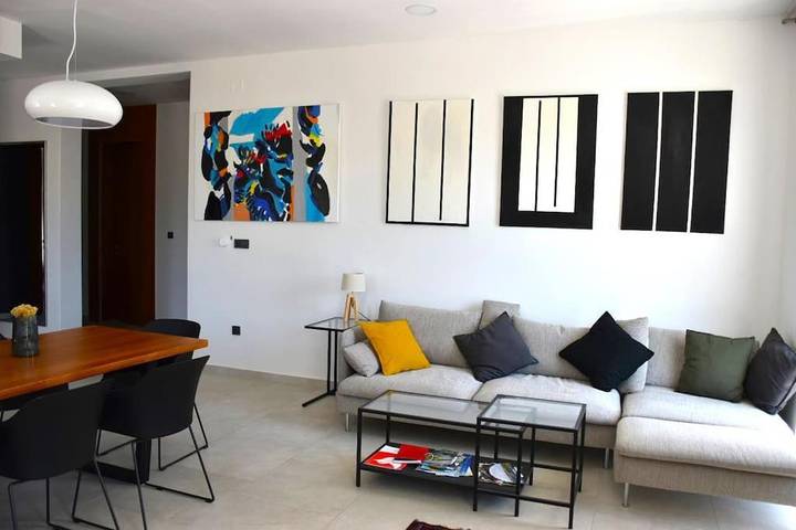 Villa pour 8 personnes, avec vue ainsi que piscine et jardin à Brodarica - 2