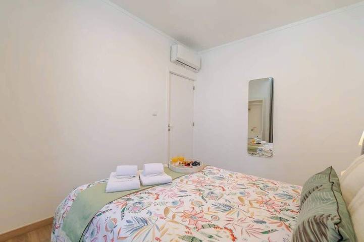 Bright Homes w/ Patio & Jacuzzi in Porto, Porto Distrikt