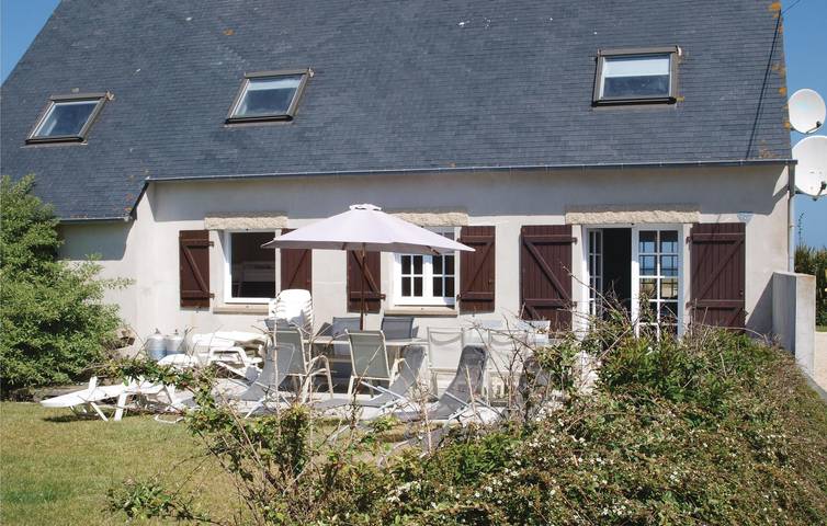 Location de vacances pour 10 personnes, avec jardin à Kerlouan - 2