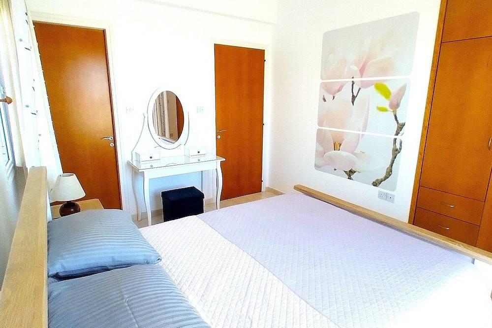 Villa Talassa Nähe Coral Bay mit optionalem 4x4-Auto, Jacuzzi und beheiztem Pool in Peyia, Südzypern