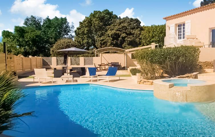 Retiro junto a la piscina con aparcamiento e Internet in Sainte-Anastasie-sur-Issole, Costa mediterránea (Francia)
