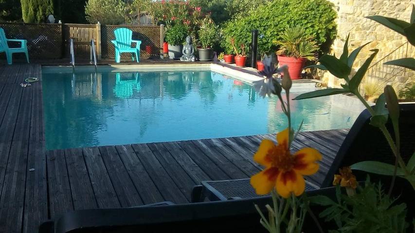 Maison de vacances pour 3 personnes, avec Terrasse et Jardin ainsi que Bassin pour enfant et Piscine