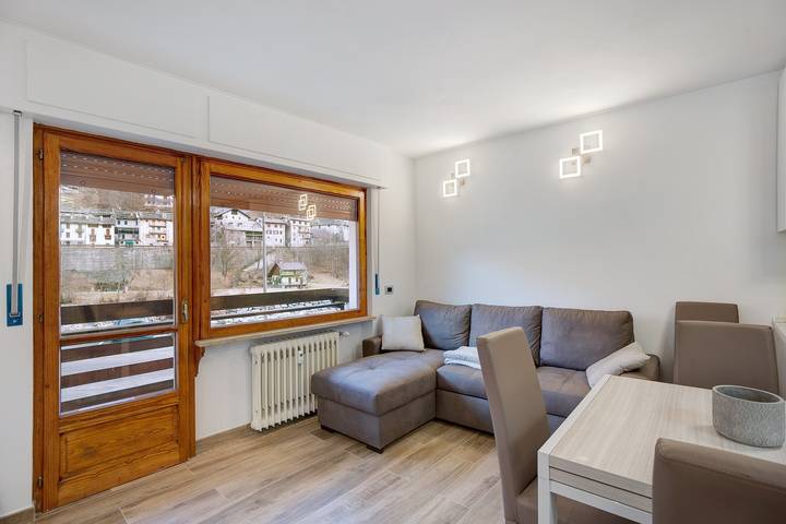 Hel lejlighed, Apartment 'Gianpaolo' with Mountain View, Shared Garden and Wi-Fi in Piode, Wallisian Alps