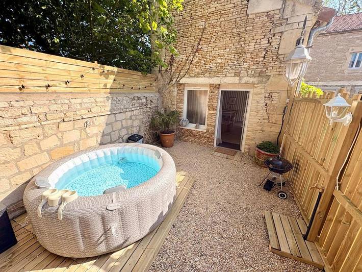 Location de vacances pour 4 personnes, avec jacuzzi et jardin à Hérouvillette - 2
