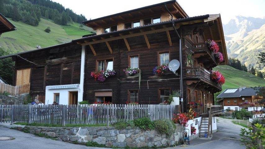 Ferienwohnung für 7 Personen, mit Balkon in Virgen