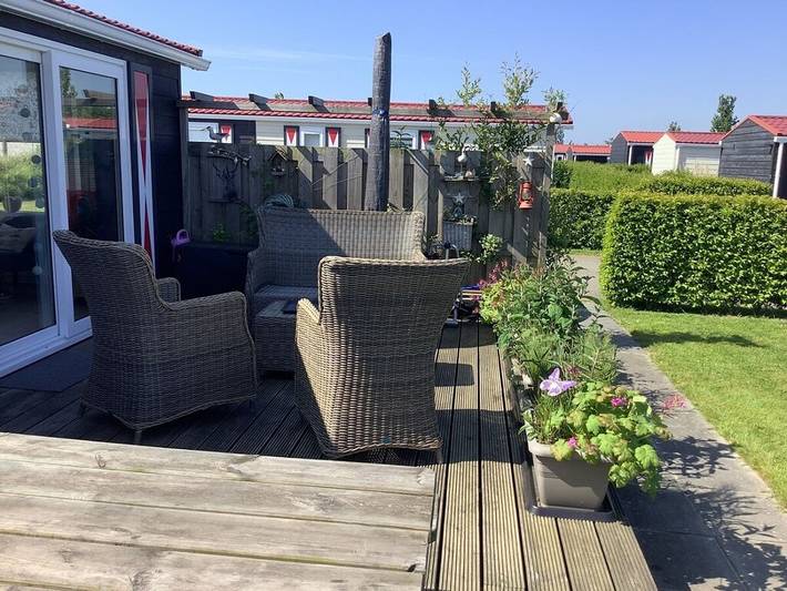 Chalet für 4 Personen, mit Terrasse in Serooskerke