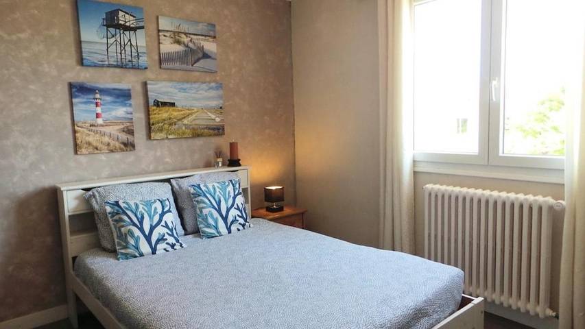 Location de vacances pour 8 personnes, avec vue ainsi que terrasse et jardin dans Plage de Port Giraud - 3