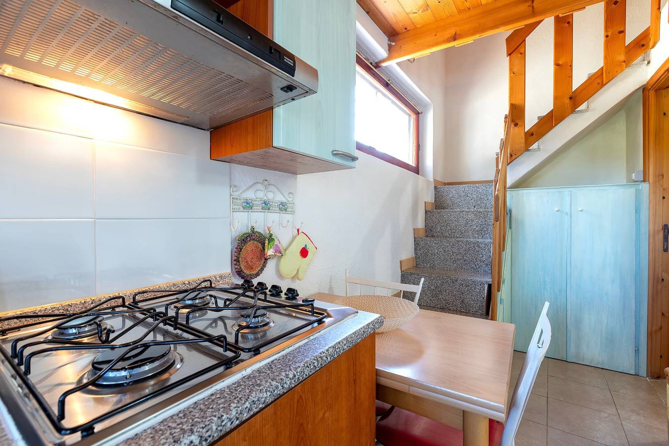 Apartamento inteiro, Apartamento 'Monolocale' com vista para o mar, jardim privado e ar condicionado in Pischinazza, Trinità d'Agultu e Vignola