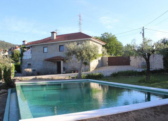 Casa de férias para 8 pessoas, com Varanda e Terraço e ainda Jardim and Piscina em Município de Cinfães