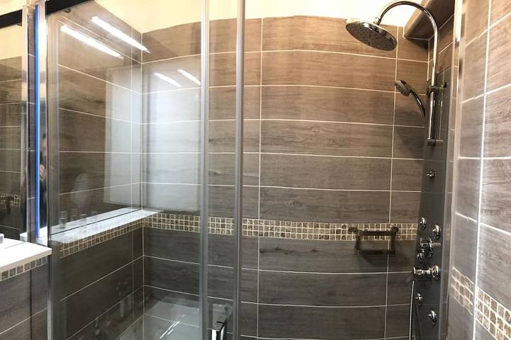 Gîte pour 2 personnes, avec terrasse et piscine dans Office De Tourisme Et Des Congres De Nice - 4