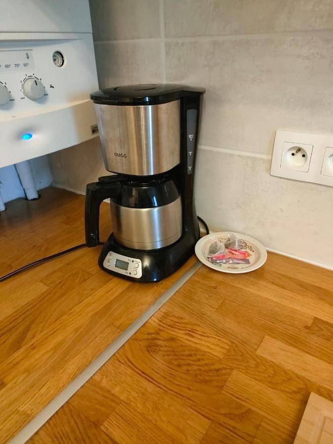 Appartement entier, One-Bedroom Apartment in Viroflay, Yvelines
