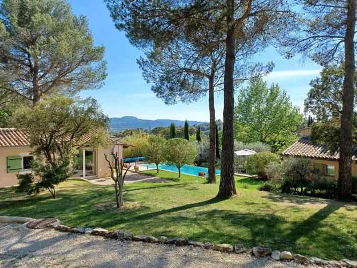 Chambre d’hôte pour 2 personnes, avec Terrasse et Jardin ainsi que Piscine et Vue à Lauris