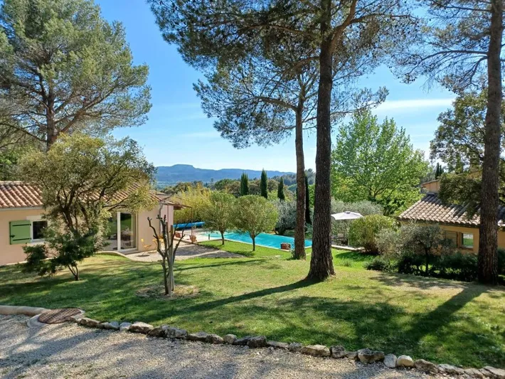 Alojamiento y desayuno para 2 personas, con vistas y piscina además de jardín y terraza - 1