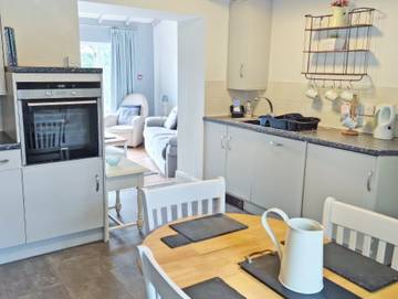 Holiday Rental for 4 People in Swansea region, Photo 4