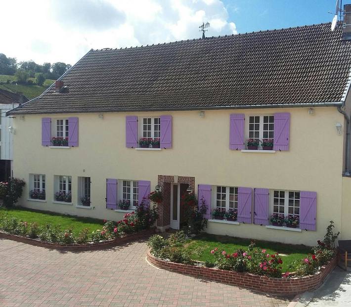 Location de vacances pour 12 personnes, avec Terrasse et Jardin à Chavot-Courcourt