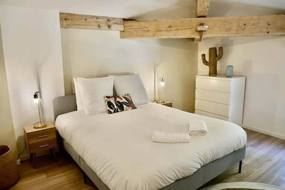 Entire apartment, Appartement Les Calanques in Ventabren, Aix-en-Provence region