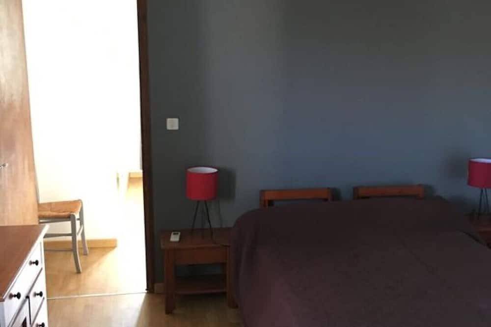 Ganze Wohnung, Corse Haus im ersten Stock in Folelli, Penta-di-Casinca