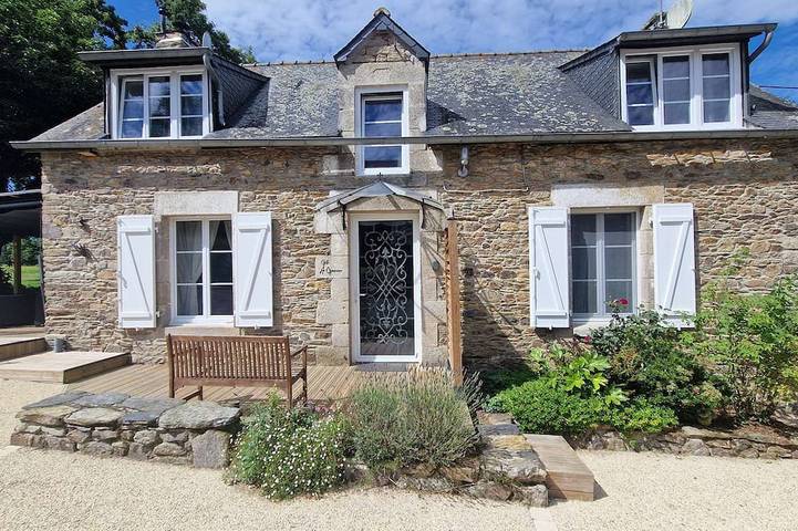 Location de vacances pour 8 personnes, avec Jardin à Kergrist