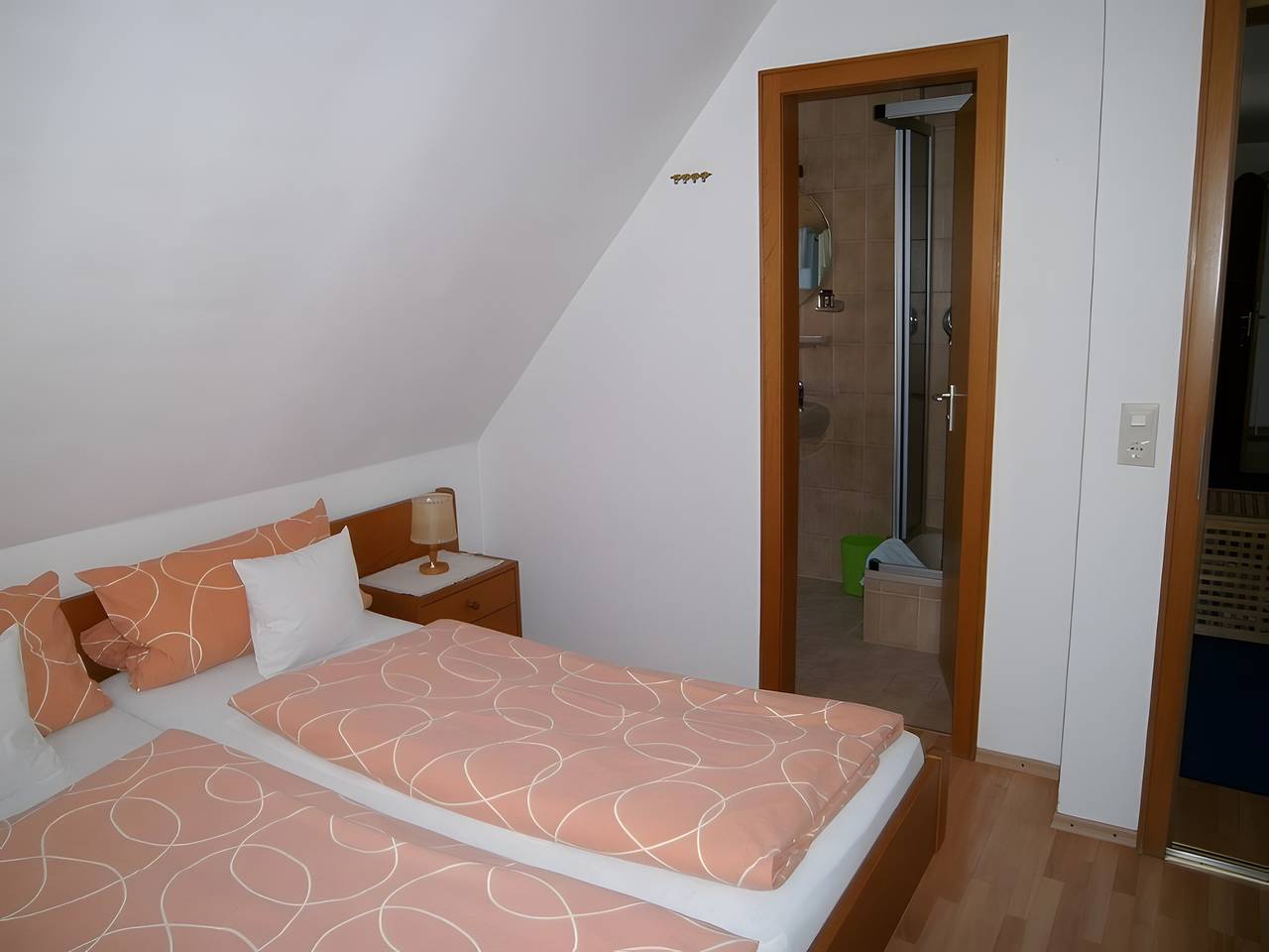 Entire apartment, Apartment '4' with Balcony and Wi-Fi in Wasserburg (Bodensee), Bavarian Swabia