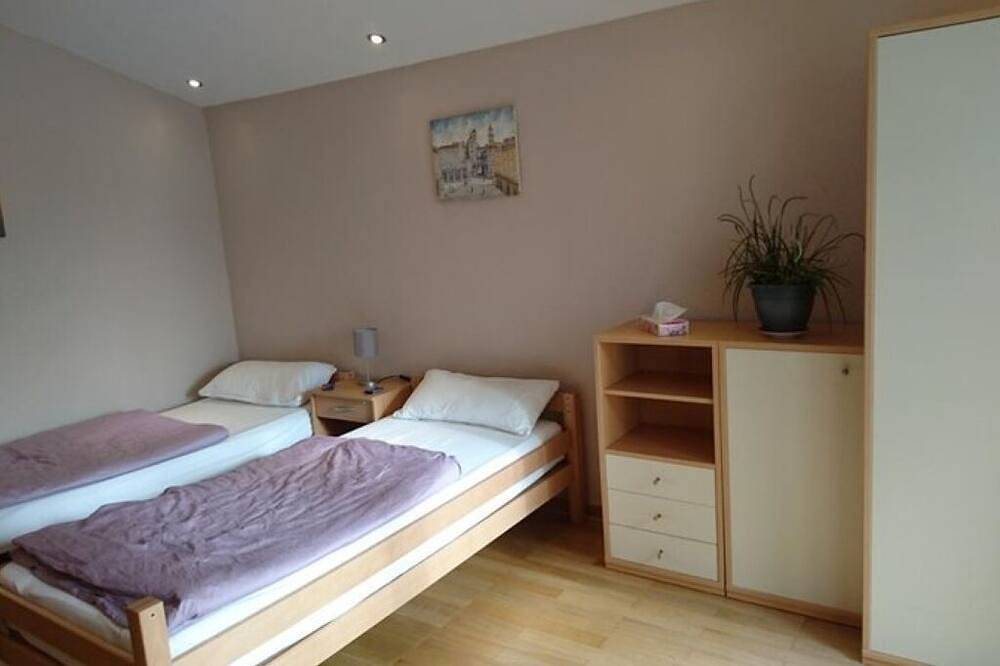 Ganze Wohnung, Ruhiges Apartment mit Parkmöglichkeit u. Aufenthalt im Grünen in Aachen, Rheinland