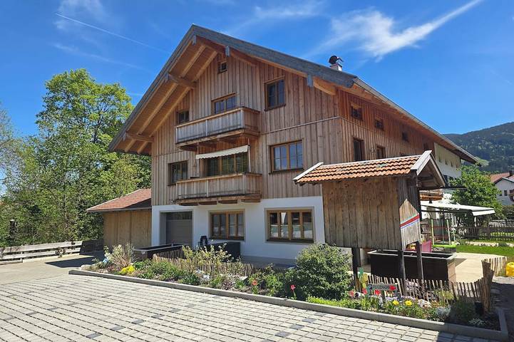 Ferienwohnung für 4 Personen, mit Balkon in Gaißach