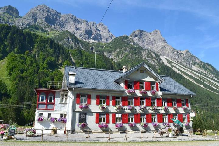 BnB für 2 Personen, mit Ausblick und Garten am Arlberg