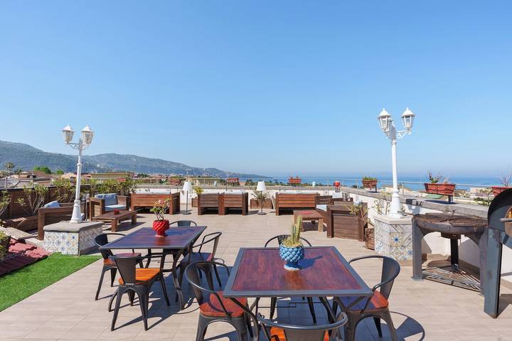 Habitación 'Matrimoniale Mansardata' con terraza compartida, Wi-Fi y aire acondicionado. in Meta, Sorrento Coast