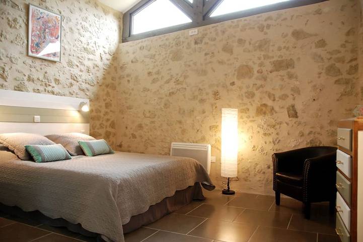 Location de vacances pour 4 personnes, avec Terrasse ainsi que Jardin et Piscine à Cézan - 3