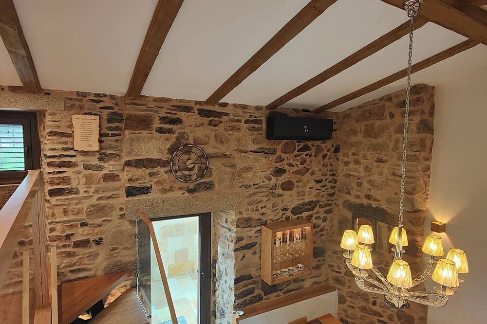 Near Santiago de Compostela, restored century-old rural house with terrace in Vedra, La Coruña Province