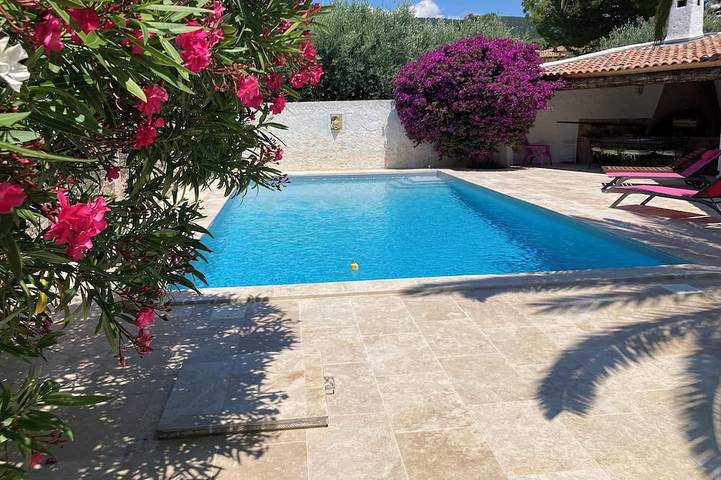 Ferienhaus für 4 Personen, mit Garten und Pool