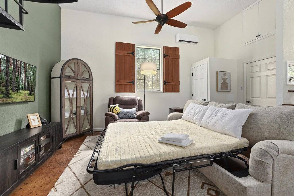 Big Pine Holler -1 mi to Beaver Lake-Cabin-Hot Tub in Beaver Lake