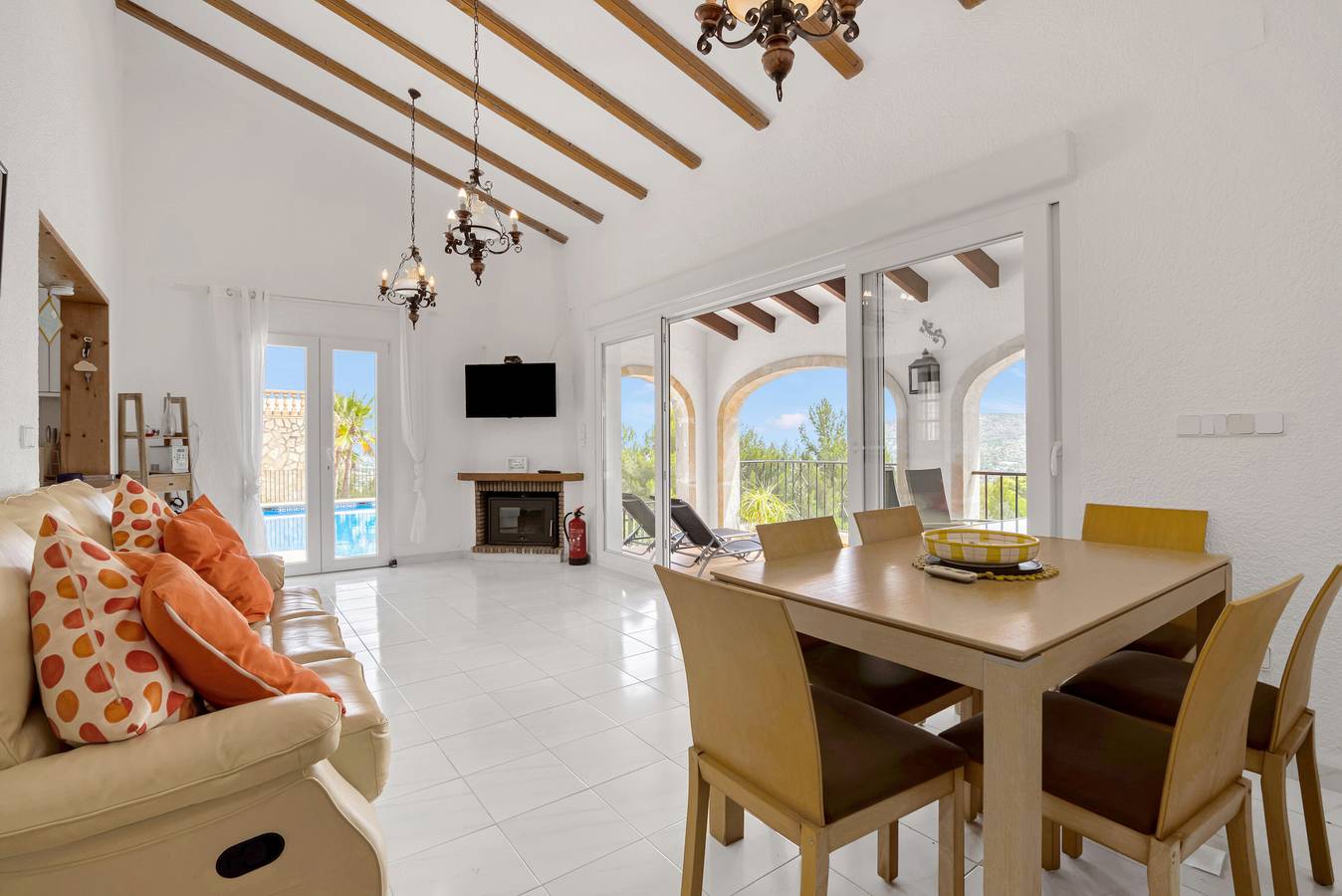 Villa 'Casa Ciara' avec vue sur la mer, Wi-Fi et climatisation in La Sella, Pedreguer