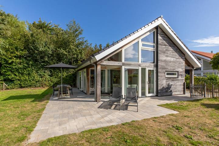 Ferienhaus für 6 Personen, mit Balkon/Terrasse und Terrasse sowie Garten in Renesse