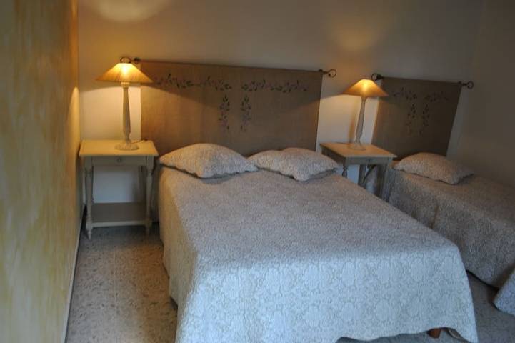 Location de vacances pour 5 personnes, avec balcon ainsi que jacuzzi et jardin à Saint-Maximin-la-Sainte-Baume - 2