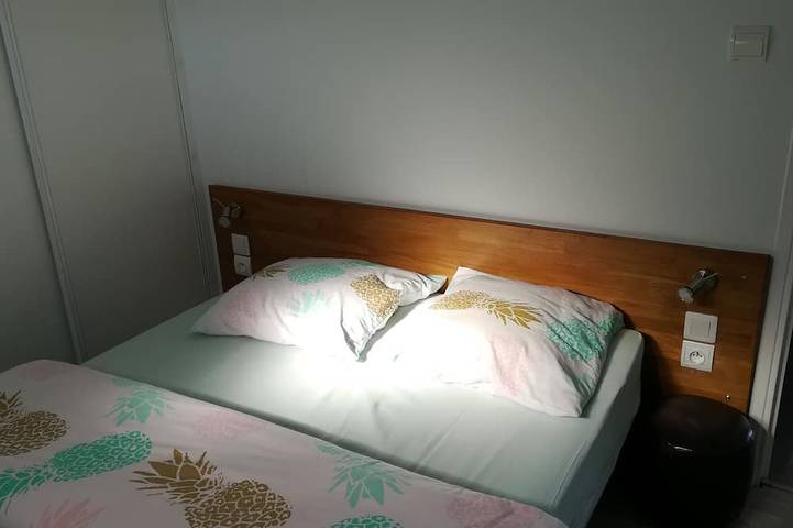 Gîte pour 2 personnes, avec terrasse à Saint-Quentin-la-Motte-Croix-au-Bailly - 2