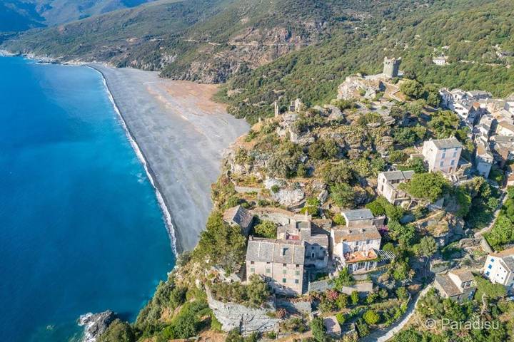 Chambre d’hôte pour 2 personnes, avec jardin ainsi que terrasse et vue à Nonza