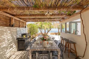 Location de vacances pour 5 personnes, avec vue et terrasse dans Plage de la Madrague (Giens)