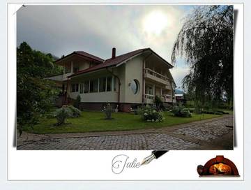 Maison d’hôte pour 3 personnes, avec jardin et vue dans Bicaz