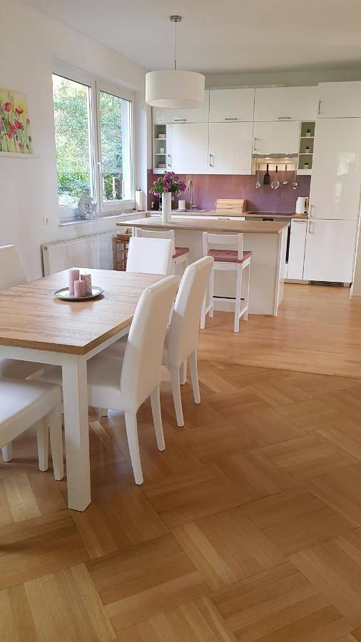 Ganze Wohnung, Blick über Krems mit Gartenpavillon in Krems an der Donau, Donau Niederösterreich