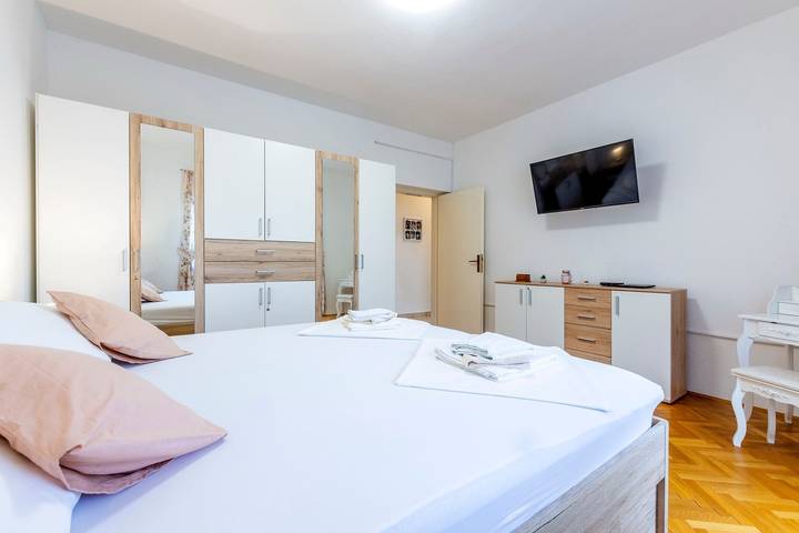 Apartamento entero, Apartamento de vacaciones para 6 personas con balcón/terraza in Grljevac (Podstrana), Podstrana