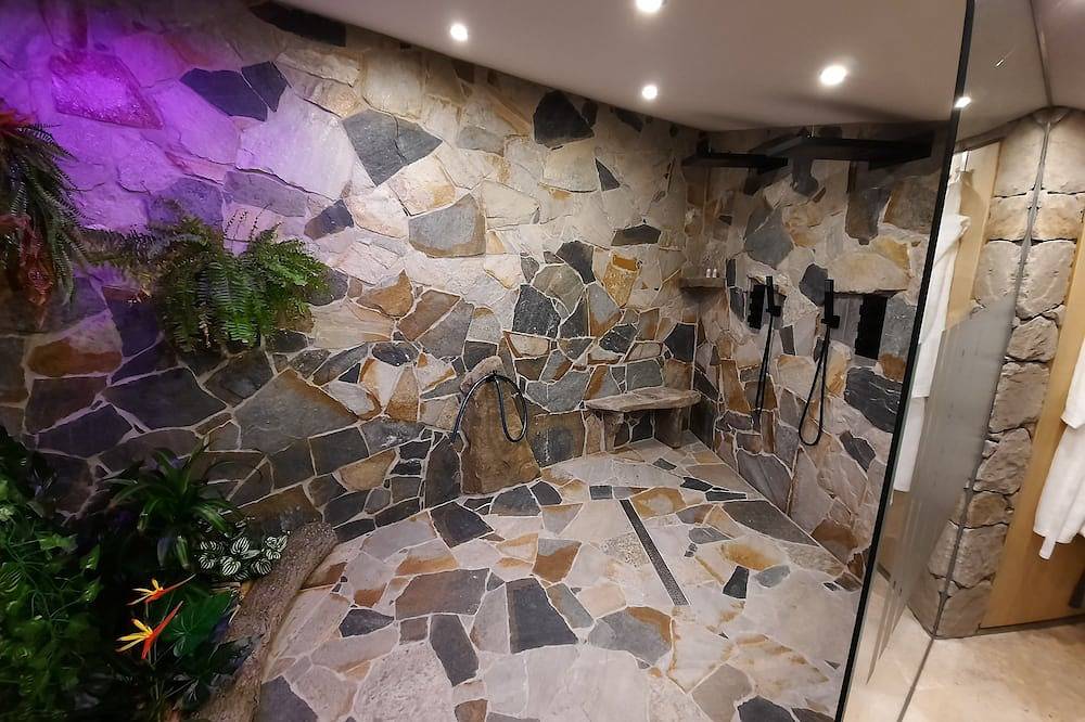 Ganze Wohnung, Wellness-Speicher Ferienwohnung mit Sauna, Whirlpool, Frühstück und mehr in Freital, Sächsisches Elbland