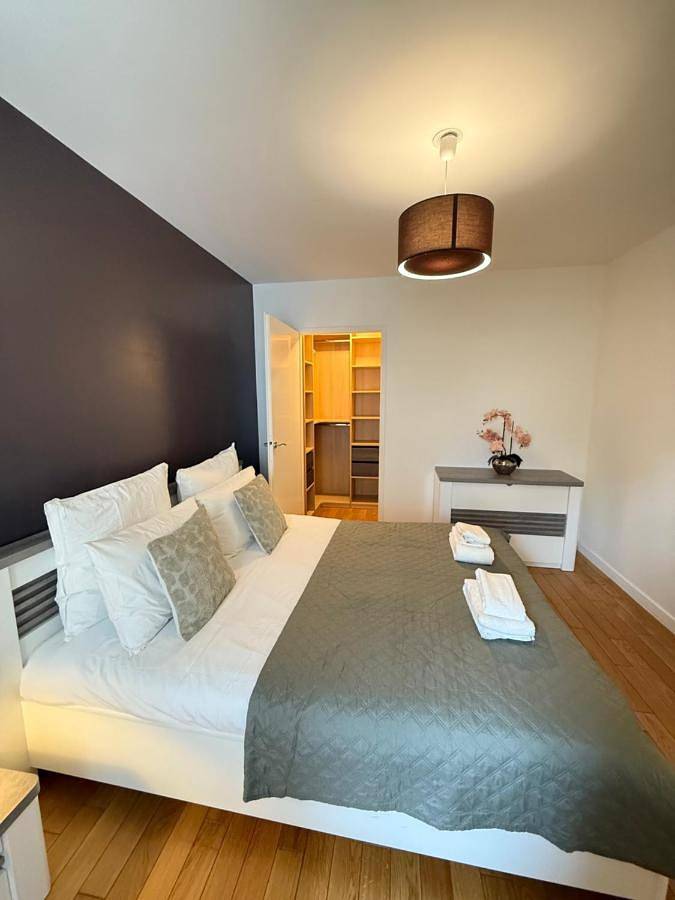 Gîte pour 6 personnes, avec terrasse à Saint-Cloud