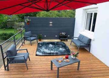 Gîte pour 8 personnes, avec jacuzzi ainsi que jardin et balcon à Saint-Nicolas-de-Redon