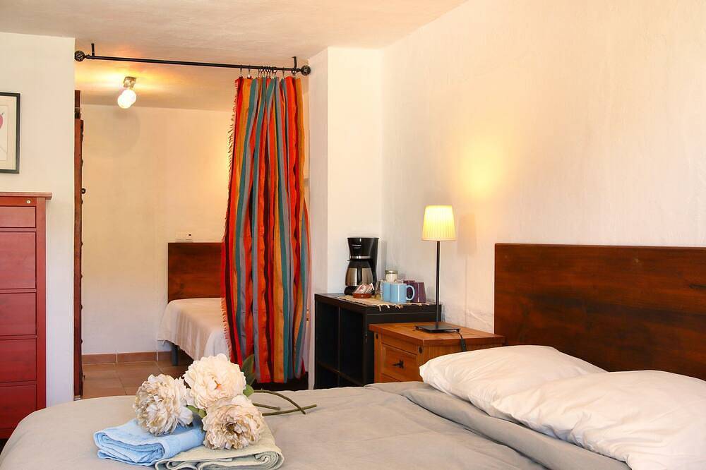 A finca for family and friends with private pool and close to Ronda! in Benalauría, Los Alcornocales
