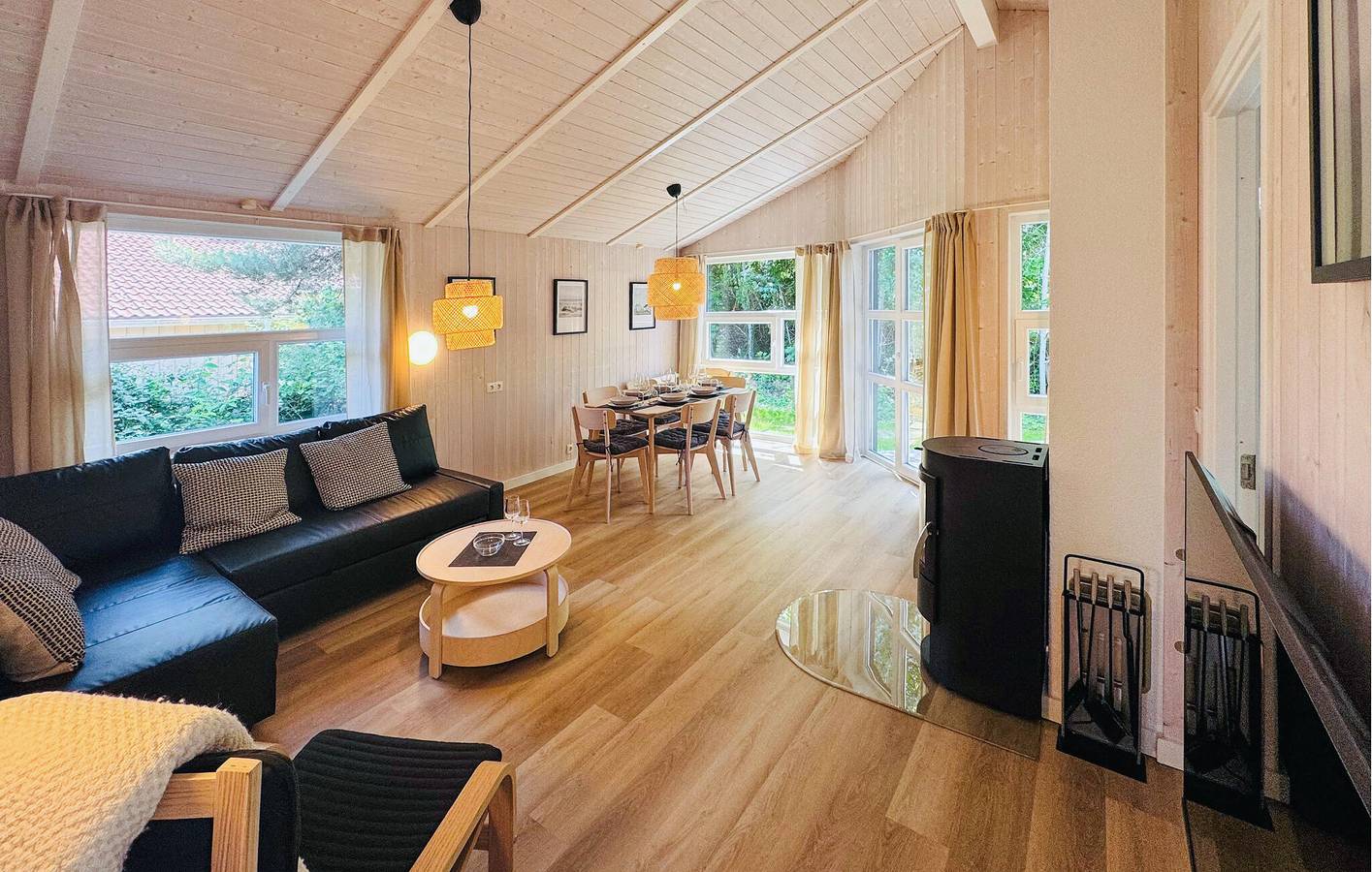 2BR Apartment am Strand mit Parkplatz und Terrasse in Schönhagen, Brodersby
