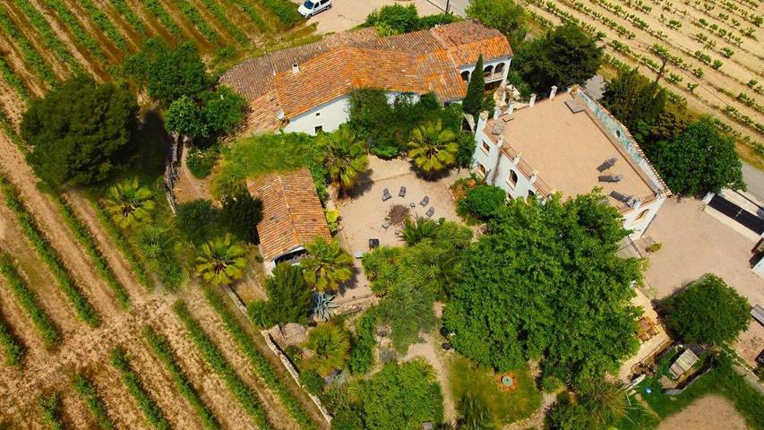 Casa rural para 4 personas, con Terraza y Jacuzzi además de Jardín y Piscina en Alt Penedès