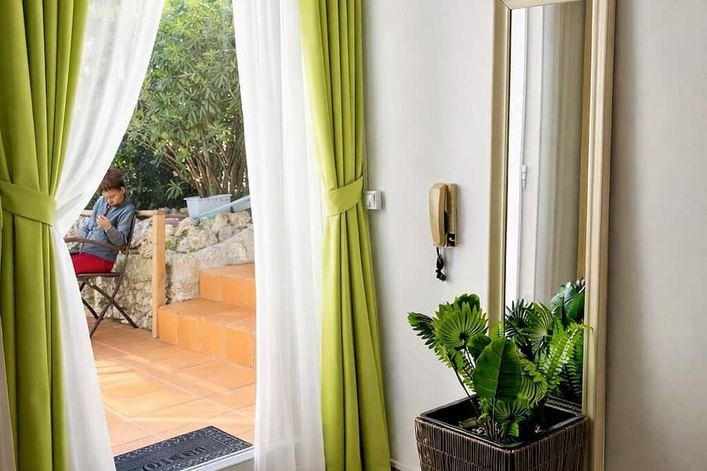 Ganze Wohnung, Cosy studio with terrace and garden Vauban 5 minutes from old port in Marseille, Marseille und Umgebung